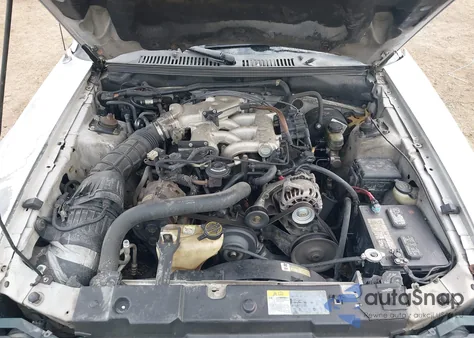 2001 Ford Mustang z USA, uszkodzony, nr VIN 1FAFP40481F190084